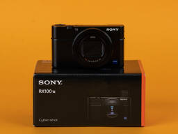 Sony RX100 VII Digital Camera